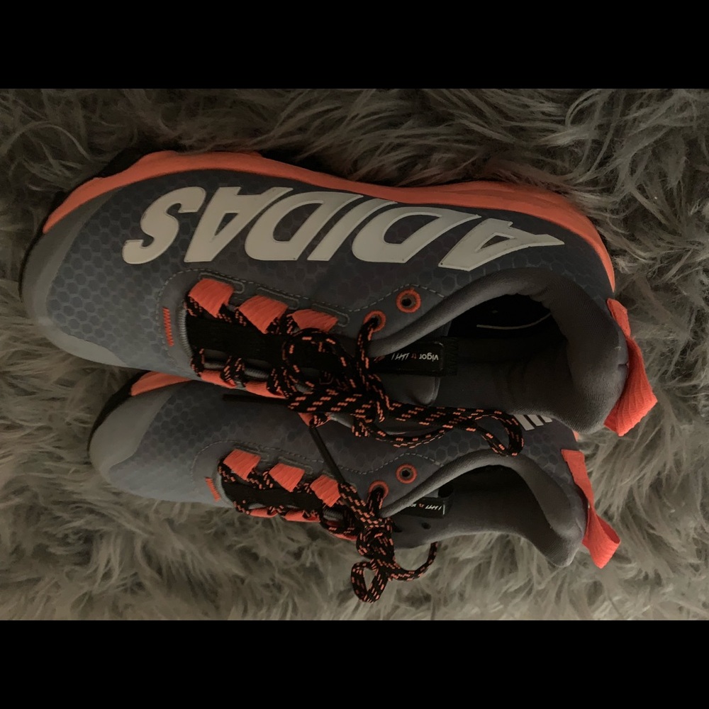 Adidas shoes - Picture 3 of 4